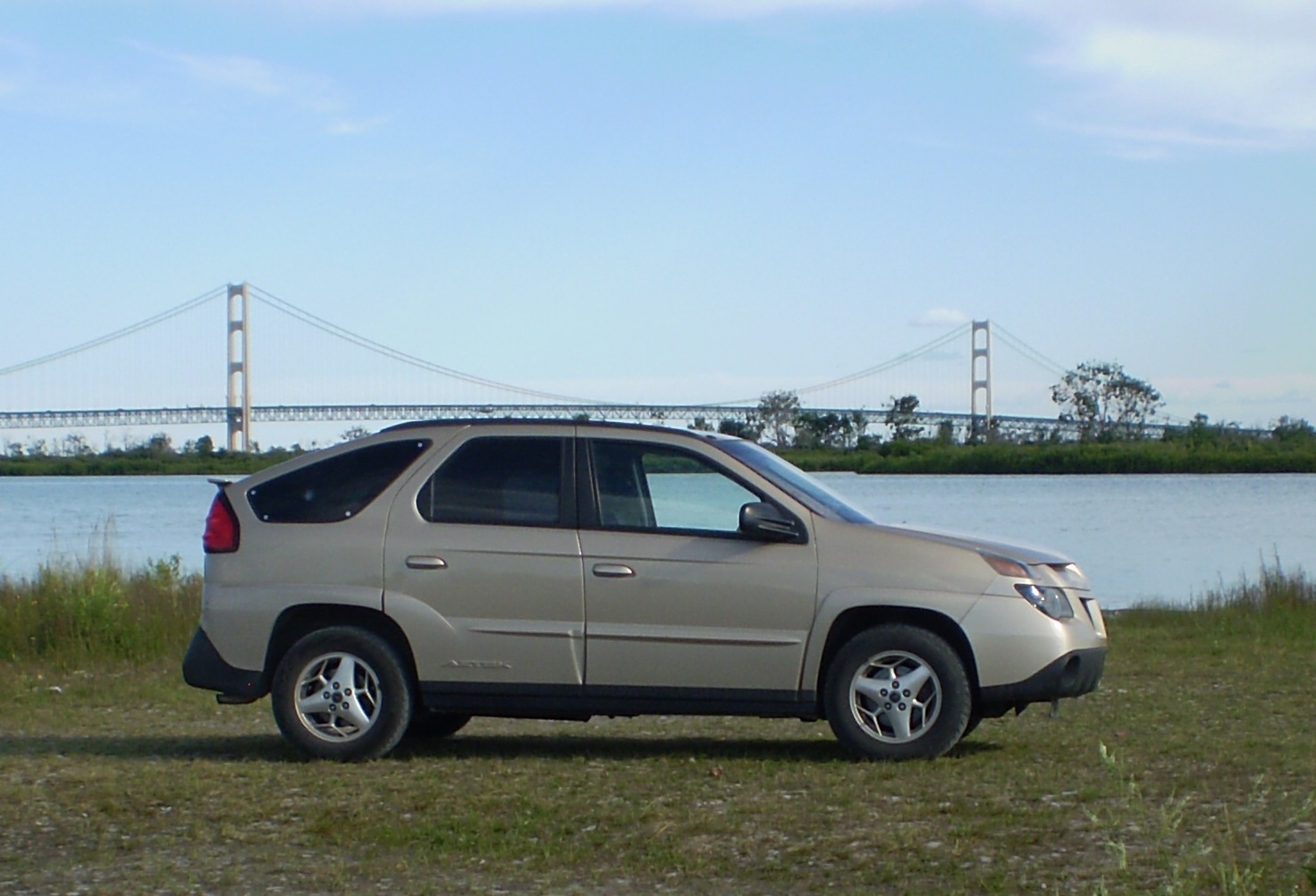 What can I say about the Pontiac Aztek Ugly as sin, poorly built, electrical problems, and weak engine. A design disaste