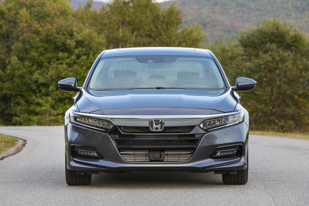 All-Turbo Powertrains: This generation fully embraced turbocharged engines, dropping the naturally aspirated V6 for a mo