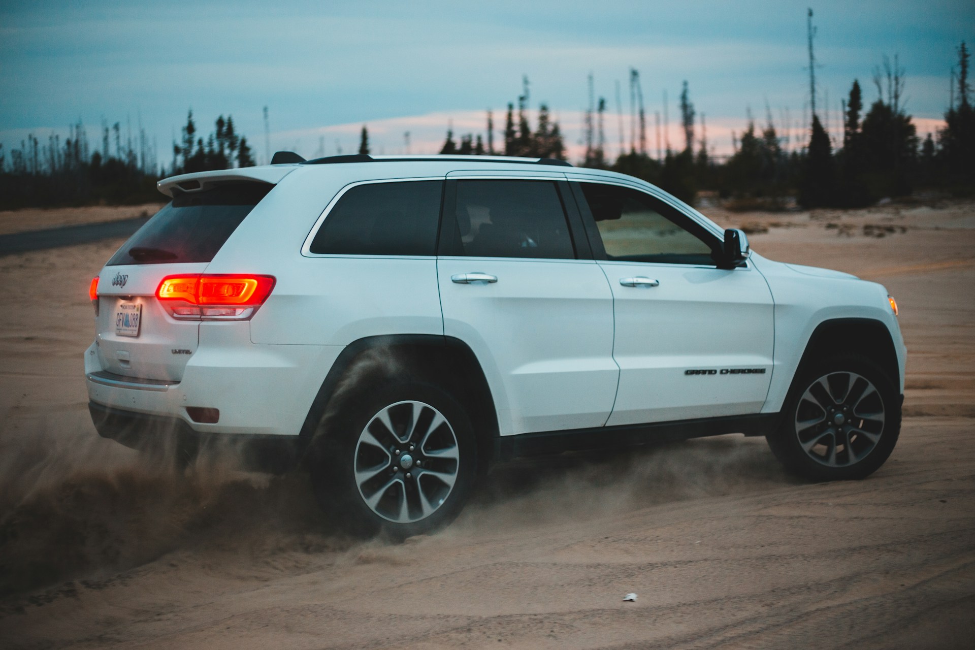 Why is your Jeep Grand Cherokee WK2 at the mechanic? Electrical gremlins, transmission woes, or engine issues?