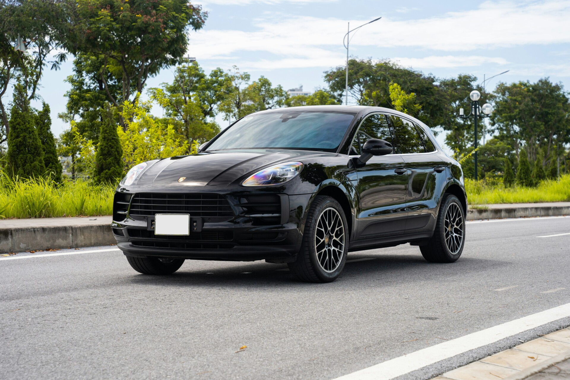 It was the first Porsche since the 968 to have a four-cylinder engine.