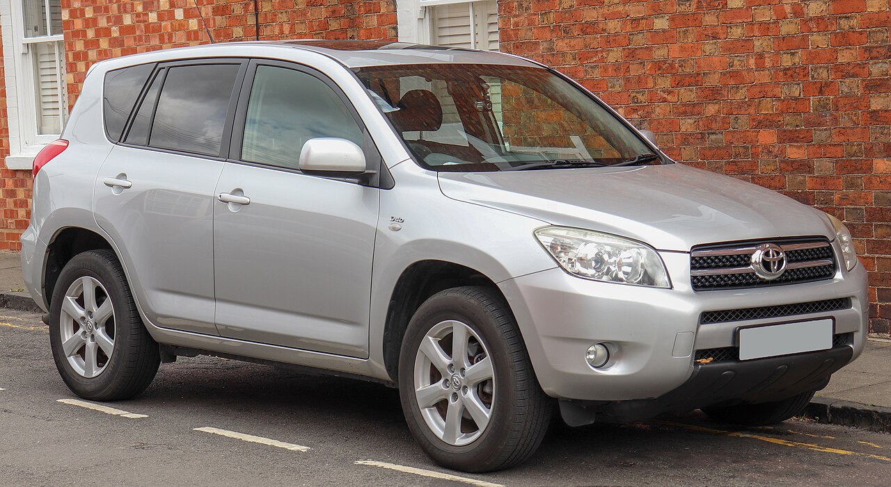 It was the first Toyota with four-wheel drive to feature electronic power steering (EPS), which provided a more car-like