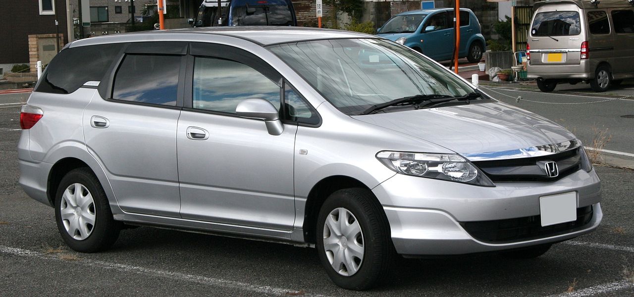 It ingeniously combined the long wagon body with the Honda Fit/Jazz's famous "Ultra Seat" (Magic Seat) system, allowing